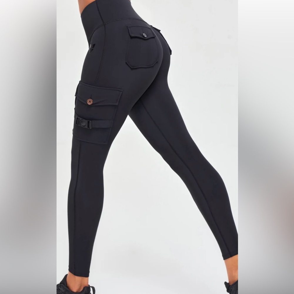 FirmAbs Black Cargo Fitness Pocket Leggings